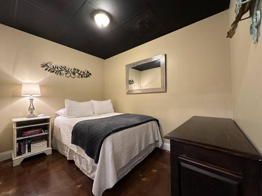 Haven At Hazel~Downtown Bungalow Demorest 외부 사진