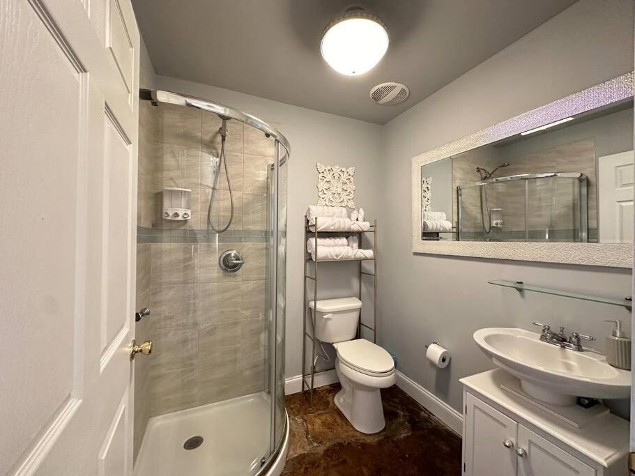 Haven At Hazel~Downtown Bungalow Demorest 외부 사진