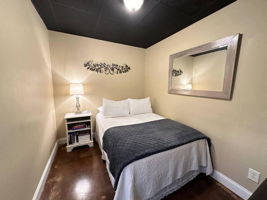 Haven At Hazel~Downtown Bungalow Demorest 외부 사진