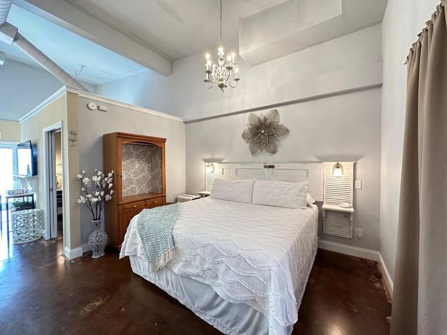 Haven At Hazel~Downtown Bungalow Demorest 외부 사진